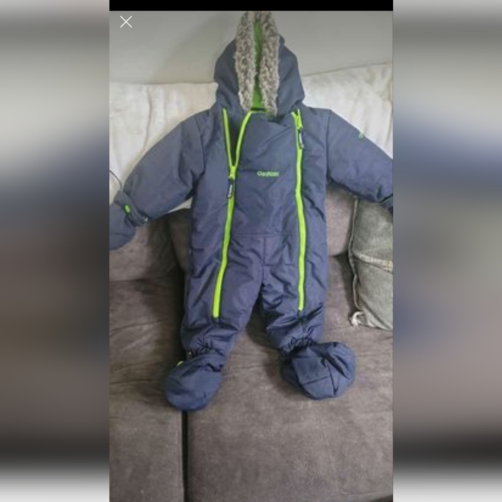 Oshkosh snow suit 6-9 month